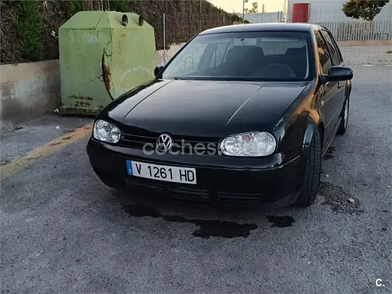 Usado VW Golf IV Highline 100 CV (73 kW) 2000 Negro Berlina