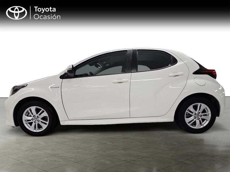 Usado Toyota Yaris Active 116 CV (85 kW) 2024 Blanco Utilitario