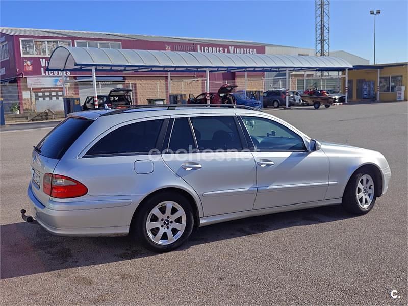 Usado Mercedes E220 Elegance 170 CV (125 kW) 2008 Gris / plata Familiar