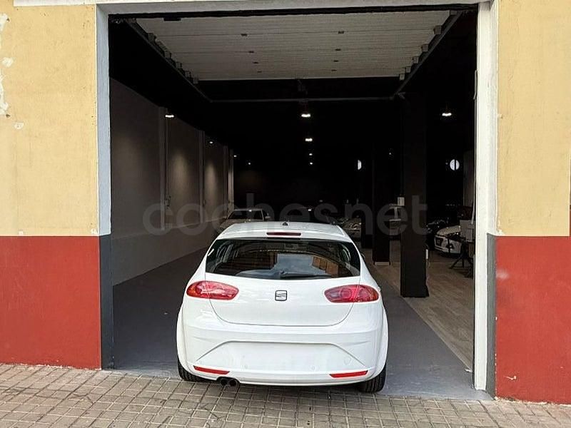 Usado Seat Leon Style 140 CV (102 kW) 2012 Blanco Berlina