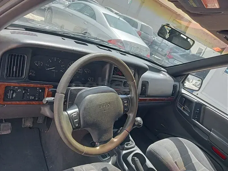 Usado Jeep Cherokee Sport 115 CV (84 kW) 1997 Negro SUV