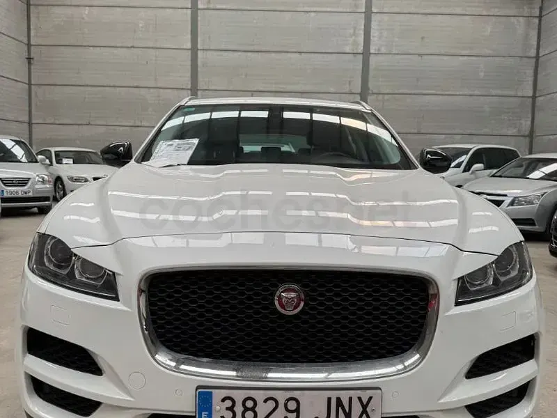 Usado Jaguar F-Pace Prestige 300 CV (220 kW) 2016 Blanco SUV