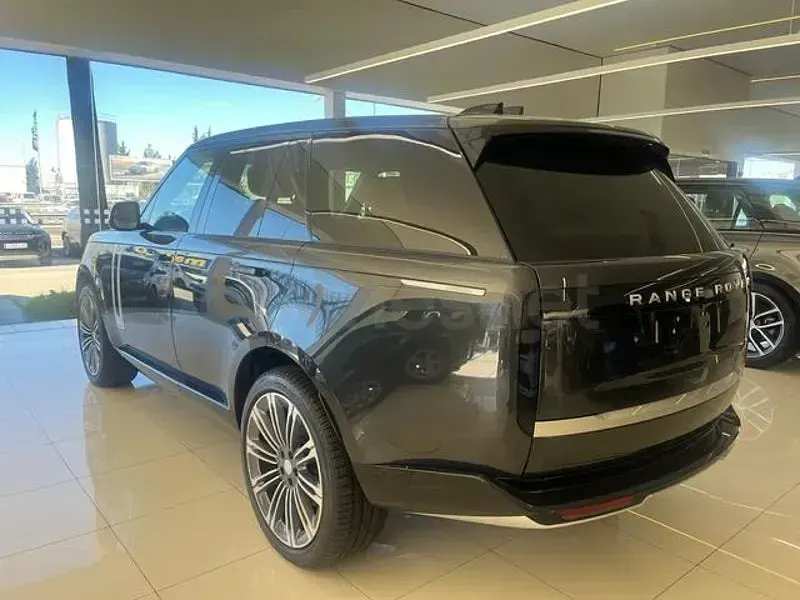 Usado Land Rover Range Rover 350 CV (257 kW) 2024 Gris / plata SUV