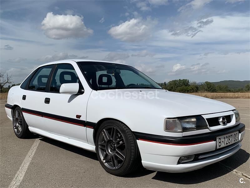 Usado Opel Vectra 150 CV (110 kW) 1993 Blanco Berlina