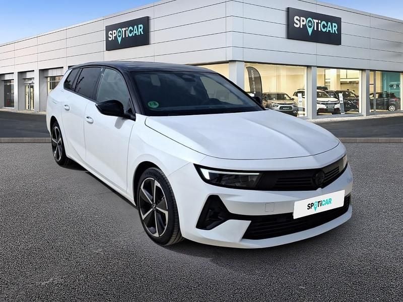 Usado Opel Astra 130 CV (95 kW) 2025 Blanco Familiar