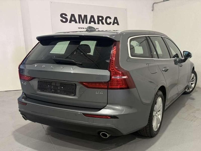 Usado Volvo V60 Momentum 197 CV (144 kW) 2021 Gris Familiar