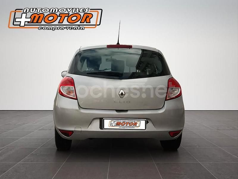 Begagnad Renault Clio IV Collection 75 HK (55 kW) 2012 Grå Sedan