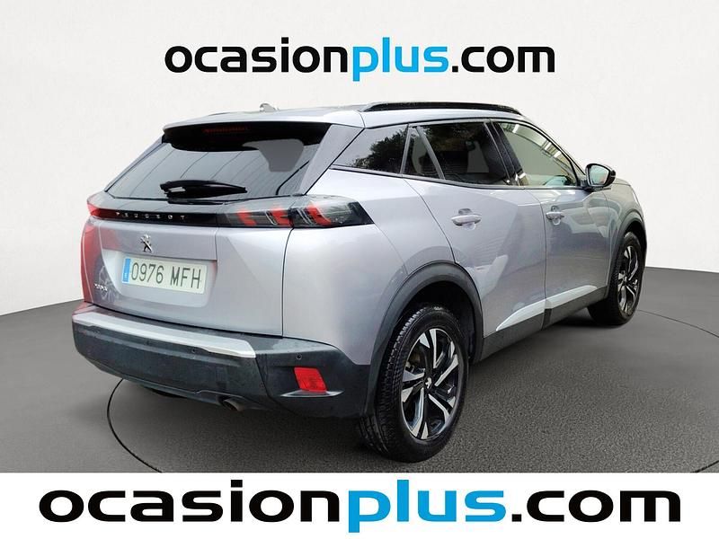 Usado Peugeot 2008 Allure 100 CV (73 kW) 2023 Gris / plata SUV