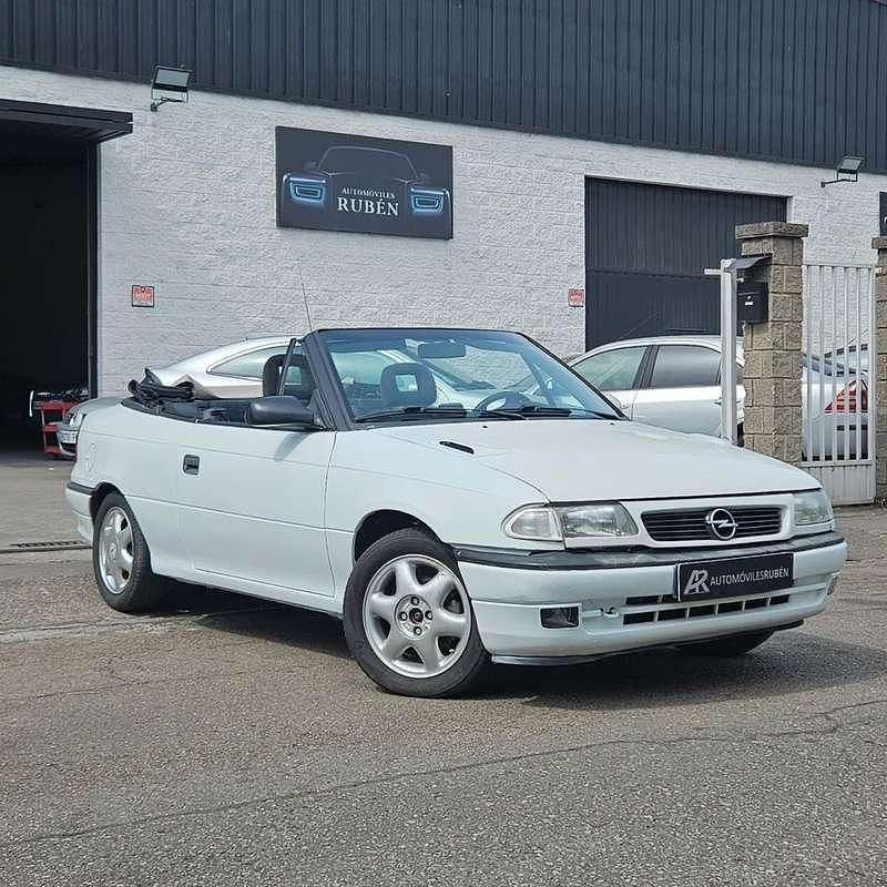 Blanco Usado 1997 Opel Astra Cabriolet Descapotable | 3899 € - Imagen 1/4