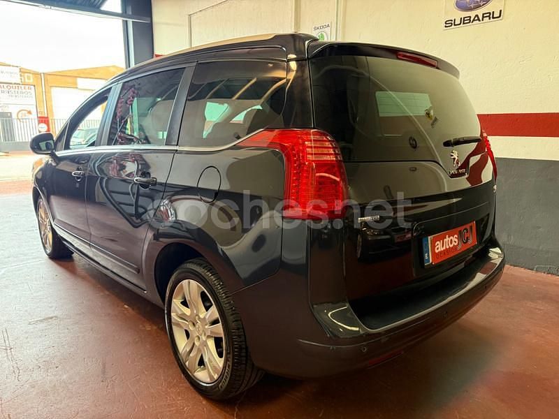 Usado Peugeot 5008 Style 115 CV (84 kW) 2014 Azul Monovolumen