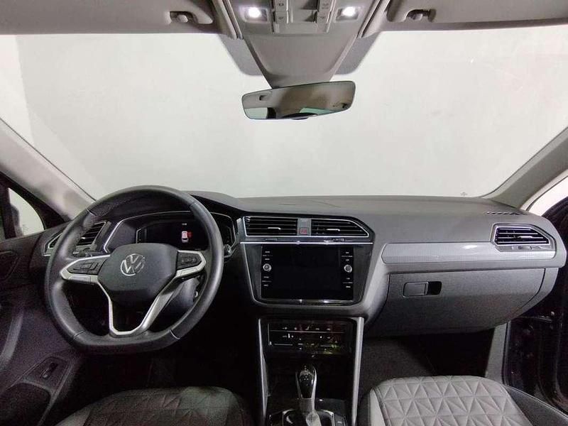 Usado VW Tiguan Life 245 CV (180 kW) 2023 Gris SUV