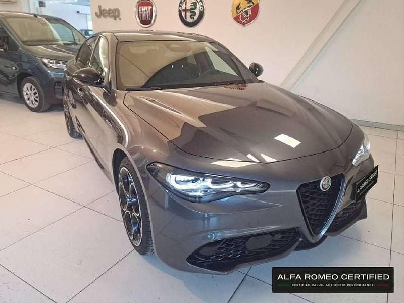 Usado Alfa Romeo Giulia Veloce 209 CV (153 kW) 2025 Gris Berlina