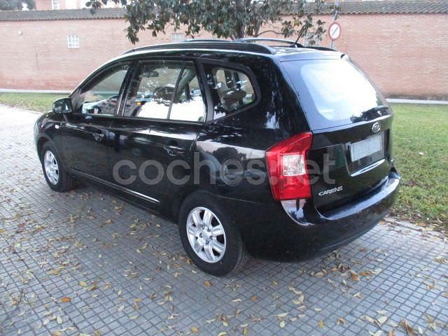 Usado Kia Carens 115 CV (84 kW) 2008 Negro Monovolumen