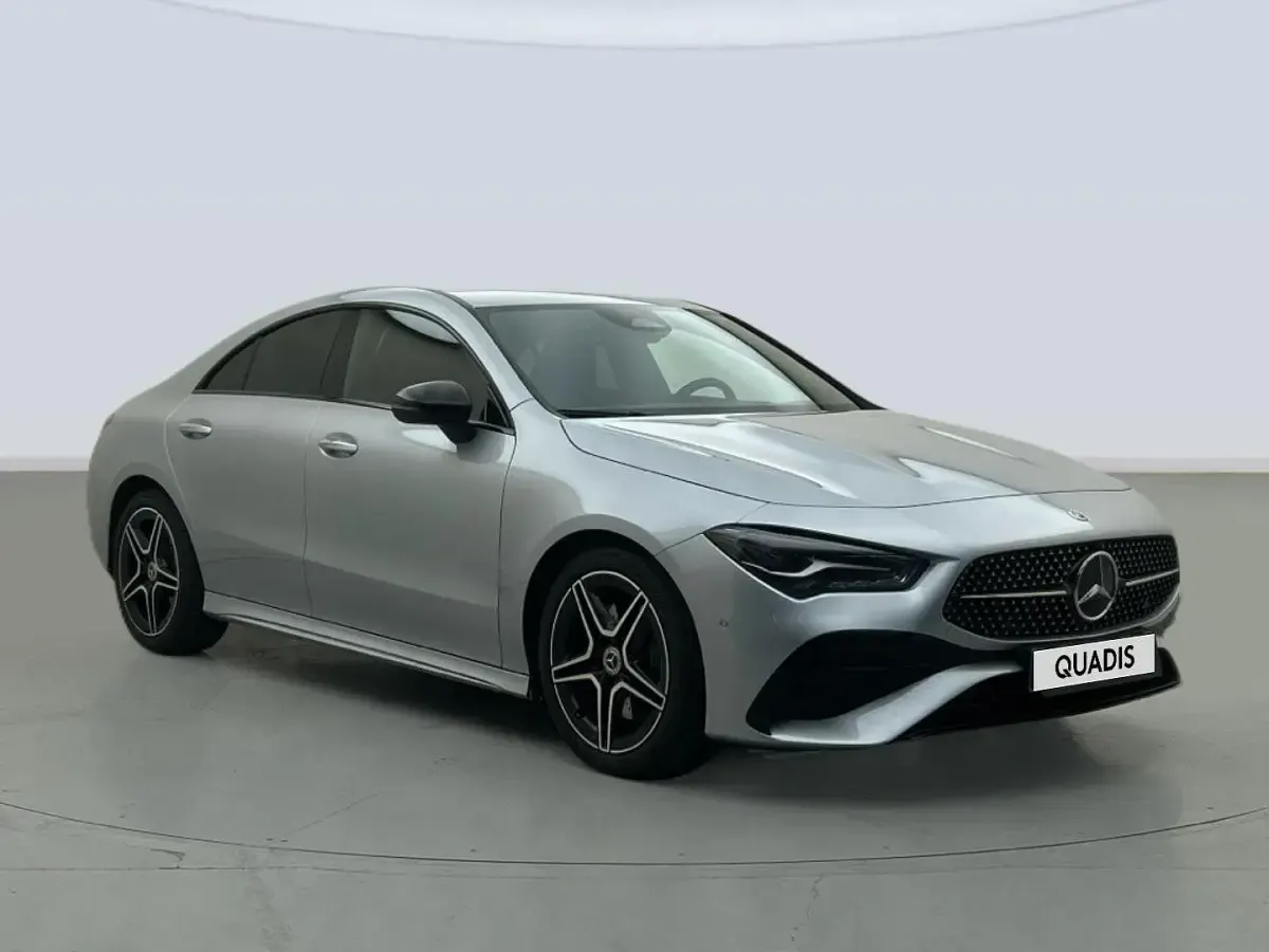 Usado Mercedes CLA220 190 CV (139 kW) 2025 Gris plata Berlina