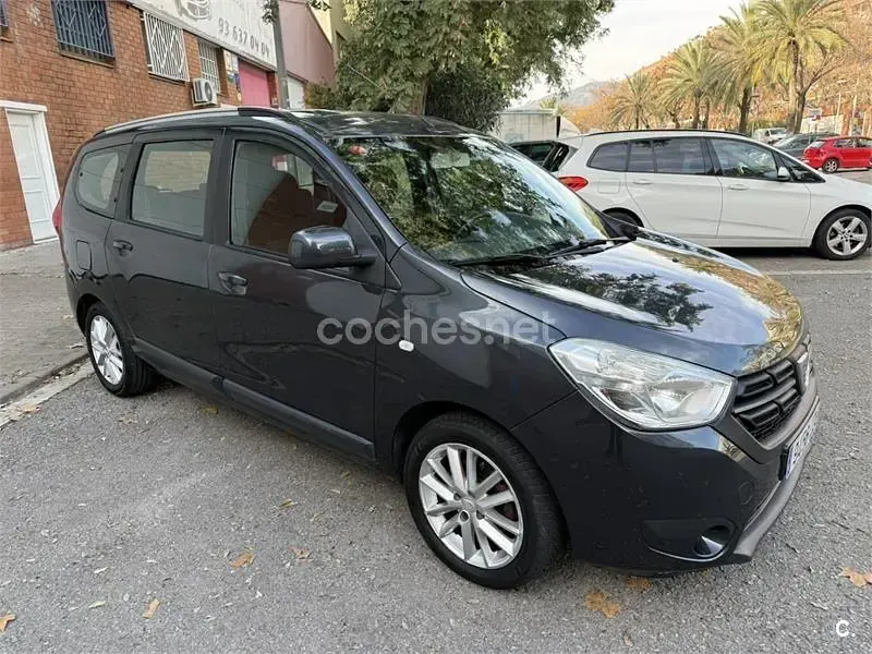 Usado Dacia Lodgy Lauréate 115 CV (84 kW) 2017 Gris / plata Monovolumen