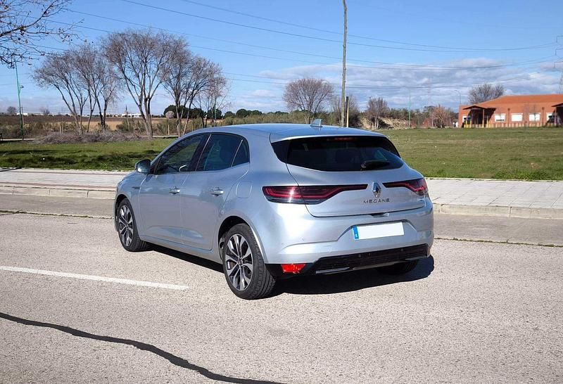 Usado Renault Mégane IV Zen 160 CV (117 kW) 2021 Gris