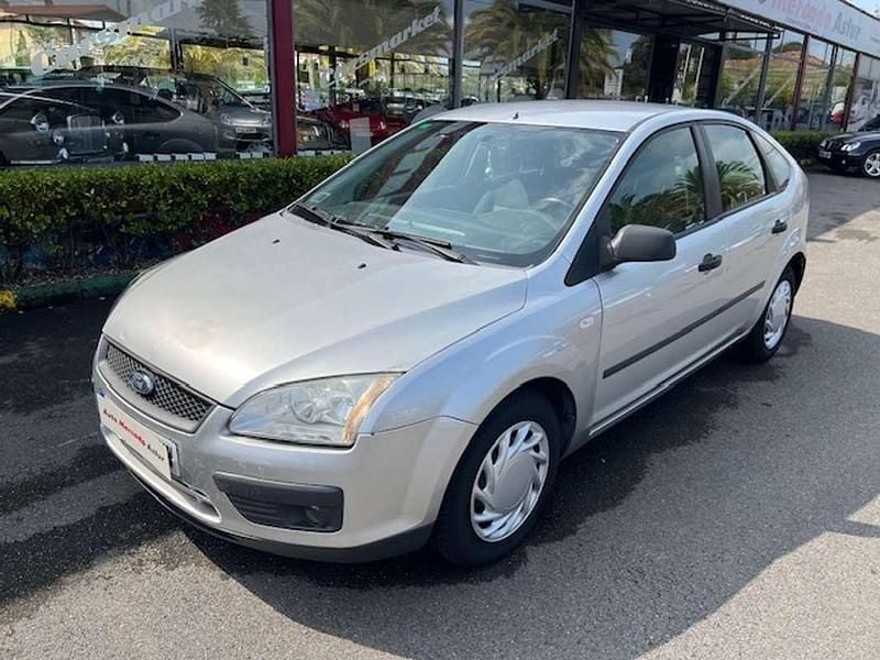 Gris Usado 2005 Ford Focus Trend Utilitario | 3500 € (Precio justo) - Imagen 1/4