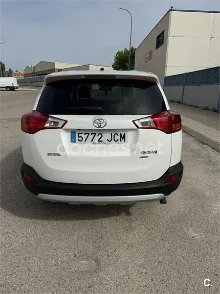 Usado Toyota RAV4 Executive 150 CV (110 kW) 2015 Blanco SUV