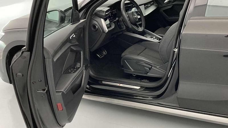 Usado Audi A3 S-Line 150 CV (110 kW) 2024 Negro Familiar