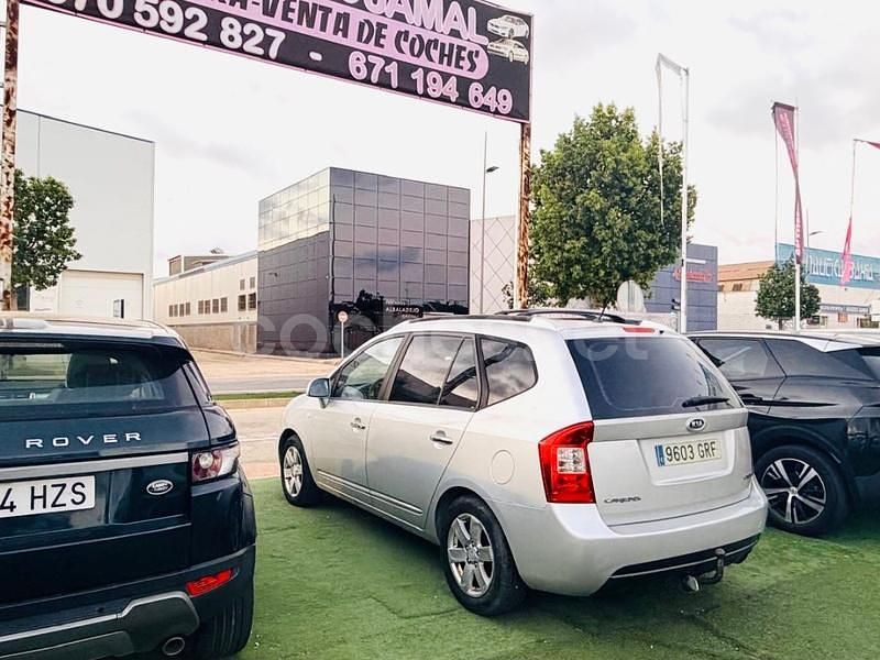 Gris / plata Usado 2009 Kia Carens Active Monovolumen | 3999 € (Precio justo) - Imagen 1/4