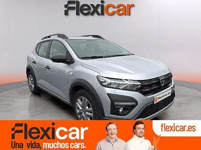 Usado Dacia Sandero Essentiel 91 CV (66 kW) 2021 Gris Utilitario