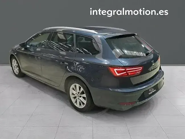 Usado Seat Leon 131 CV (96 kW) 2019 Gris