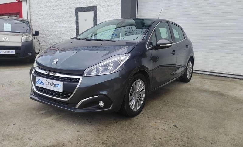 Usado Peugeot 208 Allure 99 CV (72 kW) 2017 Gris Utilitario