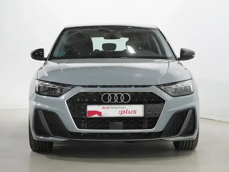Usado Audi A1 Sportback 110 CV (80 kW) 2022 Gris / plata Utilitario