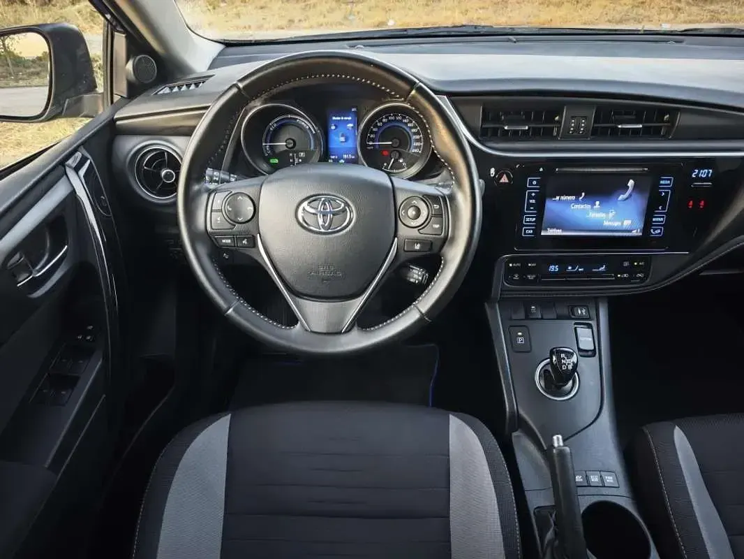 Usado Toyota Auris Hybrid Business Edition 136 CV (100 kW) 2016 Azul Utilitario