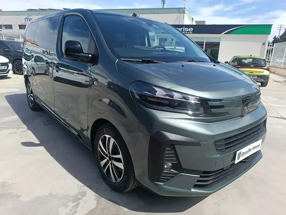 Ny Peugeot Traveller Business-Line 180 HK (132 kW) 2026 Grön Minibuss