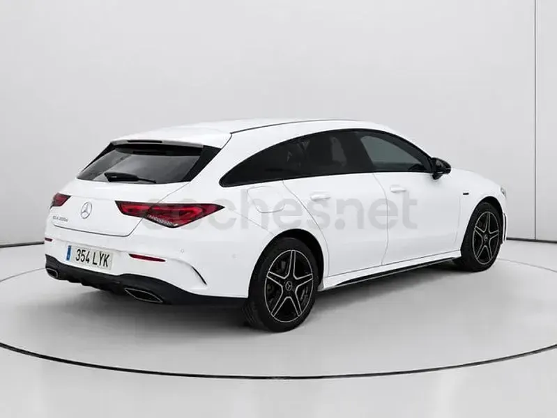 Usado Mercedes CLA250e Shooting Brake 218 CV (160 kW) 2020 Blanco Familiar