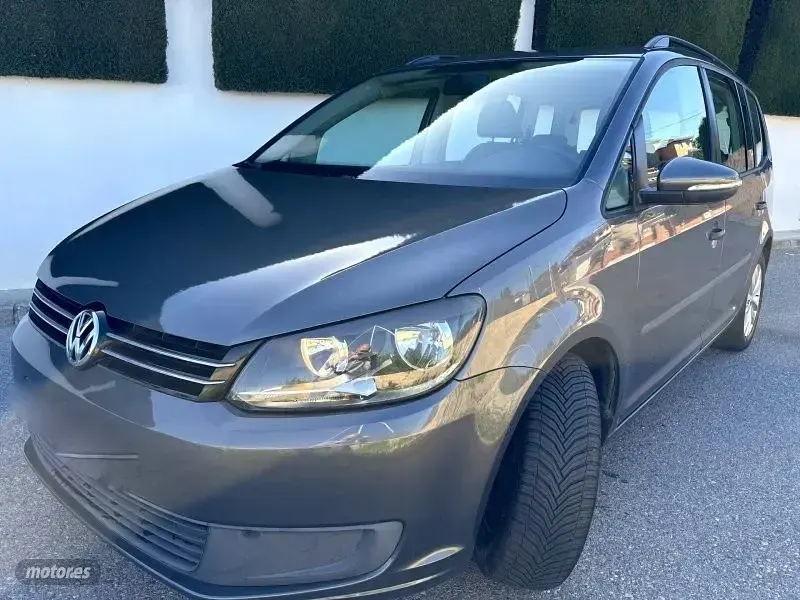 Usado VW Touran Highline 105 CV (77 kW) 2012 Gris Monovolumen