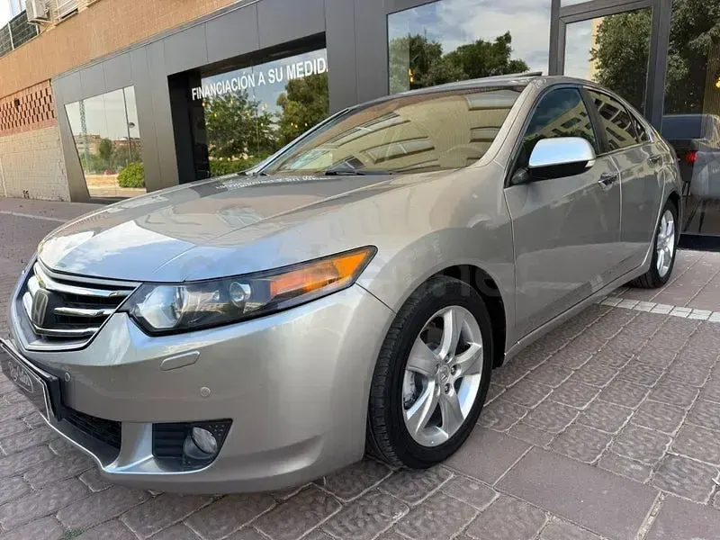 Usado Honda Accord Innova 150 CV (110 kW) 2009 Gris / plata Familiar