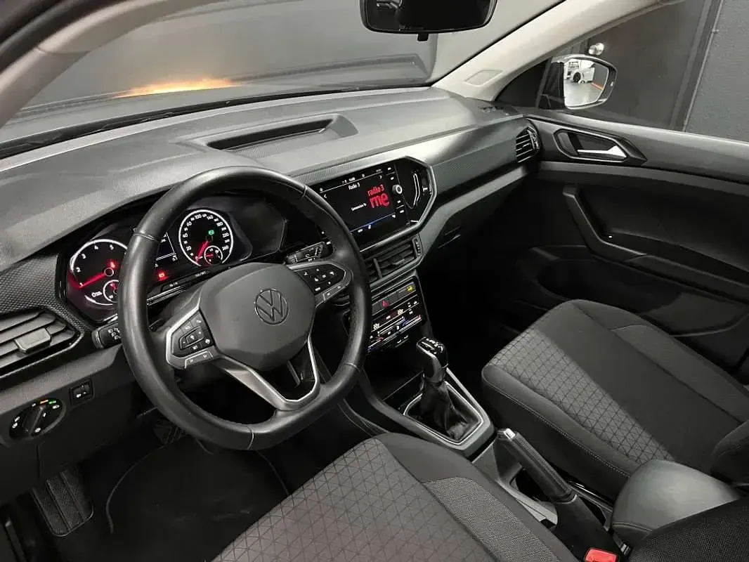 Usado VW T-Cross Advance 110 CV (80 kW) 2022 Gris SUV