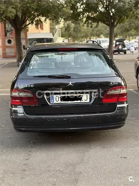Usado Mercedes E320 Elegance 204 CV (150 kW) 2004 Negro Familiar