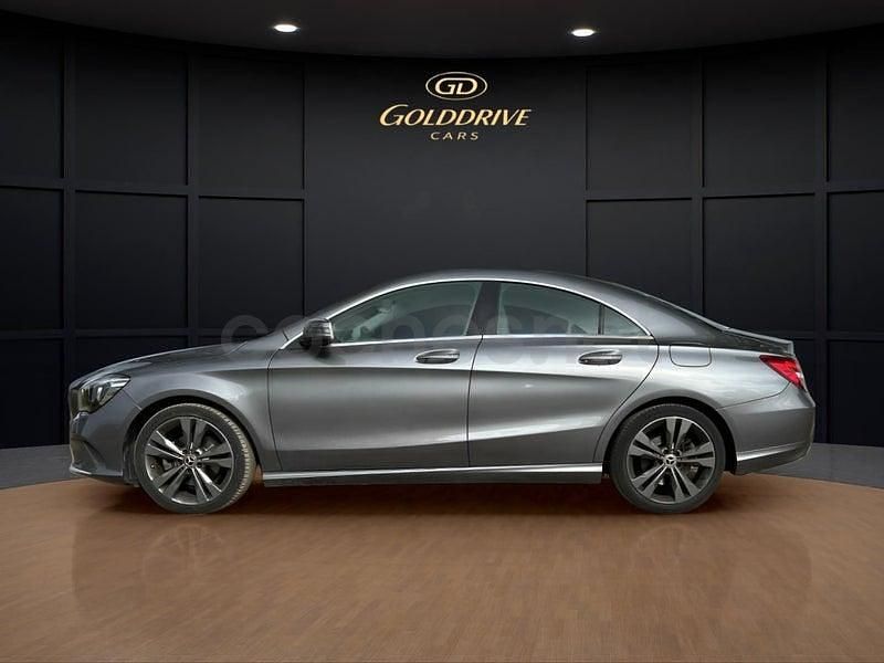 Usado Mercedes CLA200 136 CV (100 kW) 2018 Gris / plata Berlina