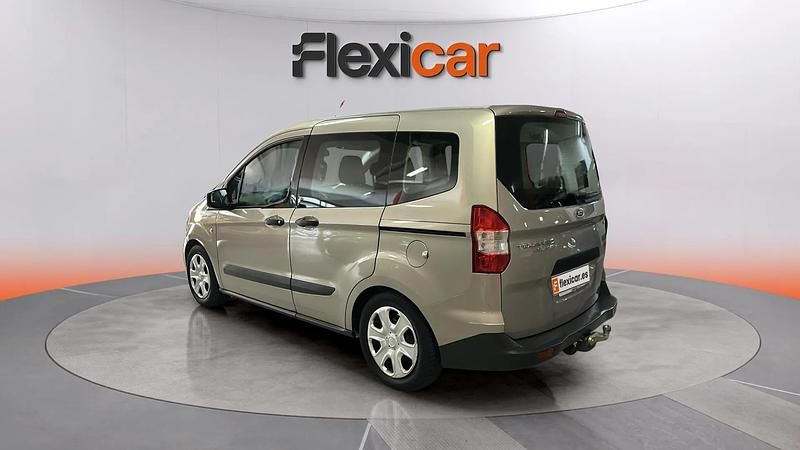 Usado Ford Tourneo Courier Ambiente 102 CV (75 kW) 2015 Gris Monovolumen