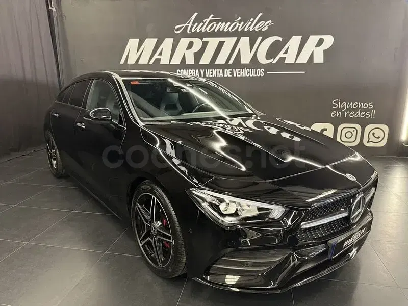 Usado Mercedes CLA200 Shooting Brake 150 CV (110 kW) 2021 Negro Familiar