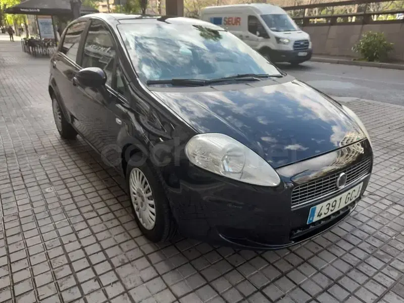 Usado Fiat Punto Dynamic 95 CV (69 kW) 2009 Negro Utilitario