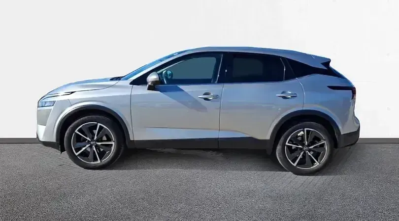 Usado Nissan Qashqai N-Connecta 140 CV (102 kW) 2022 Diamond silver (metalizado) SUV