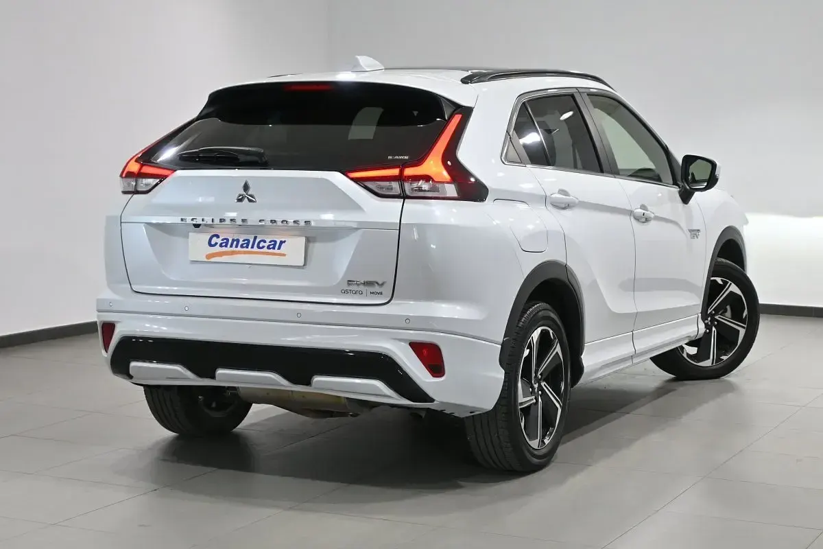 Usado Mitsubishi Eclipse Cross 188 CV (138 kW) 2023 Blanco SUV