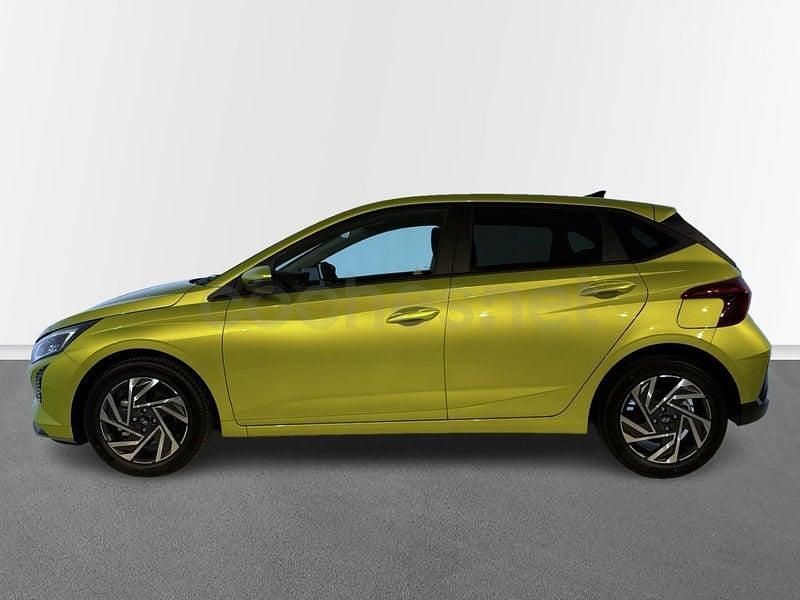 Usado Hyundai i20 100 CV (73 kW) 2024 Amarillo Berlina