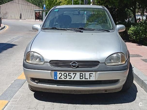 Usado Opel Corsa Eco 60 CV (44 kW) 2000 Gris / plata Berlina