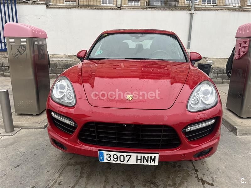 Rojo Usado 2013 Porsche Cayenne Turbo SUV | 36.500 € (Un poco caro) - Imagen 1/4