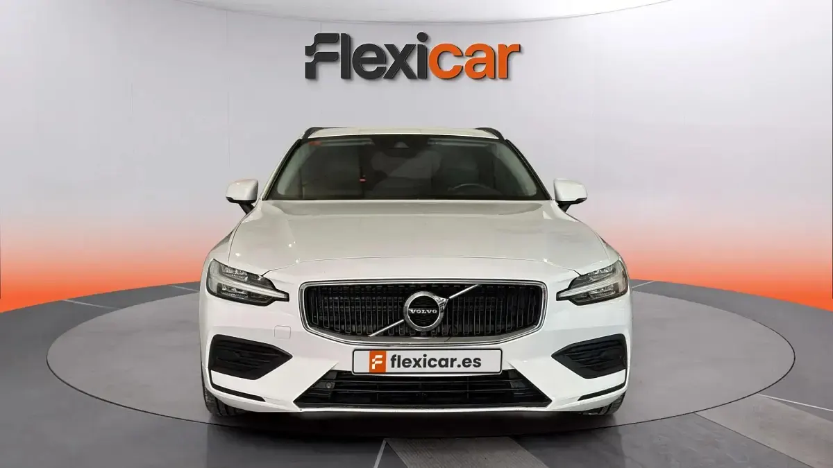 Usado Volvo V60 150 CV (110 kW) 2019 Blanco Familiar