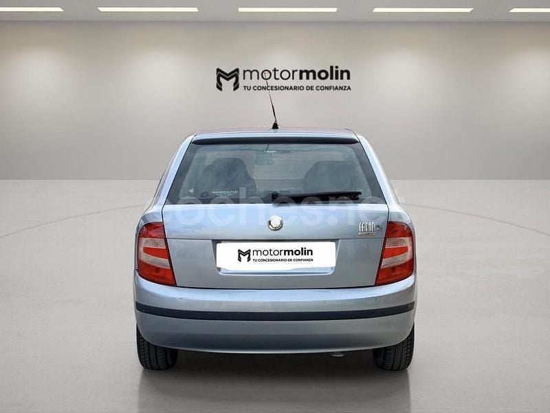 Usado Skoda Fabia Comfort 80 CV (58 kW) 2006 Azul Berlina