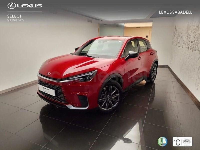 Usado Lexus LBX 136 CV (100 kW) 2024 Rojo SUV