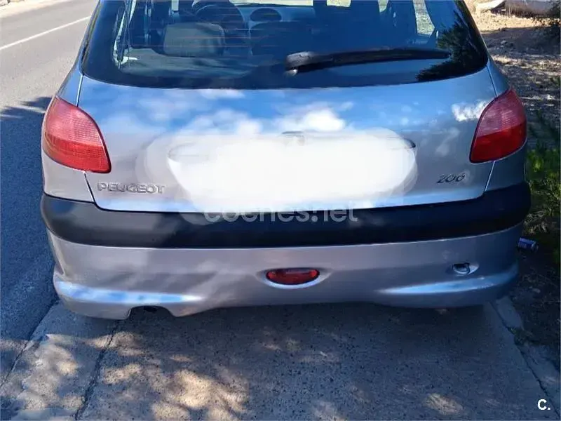 Usado Peugeot 206 70 CV (51 kW) 2000 Gris / plata Berlina