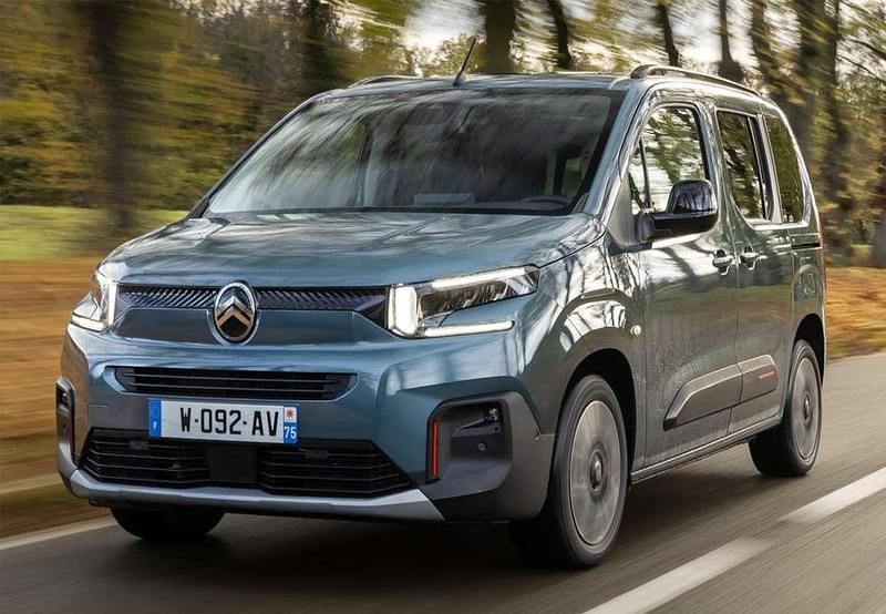 Usado Citroën Berlingo Shine 102 HP (75 kW) 2020 Cinzento Monovolume