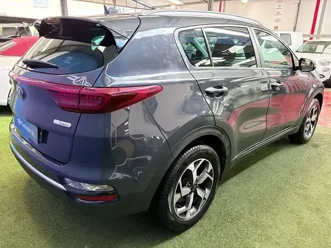 Używany Kia Sportage 136 KM (100 kW) 2020 Szary SUV